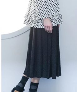 Vintage  A-line cut skirt in Black thick Lace